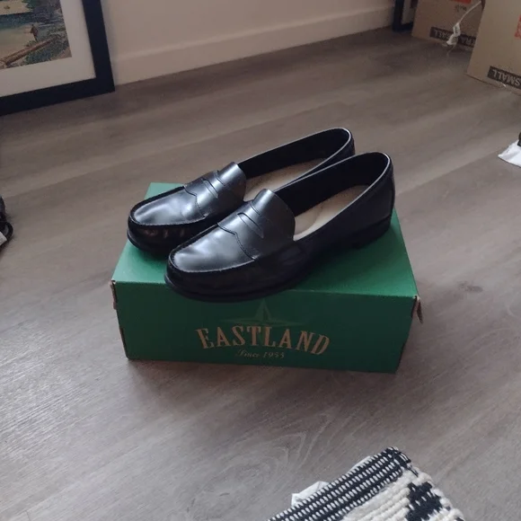 Eastland leather Classic II penny loafer women, 11 narrow - Picture 3 of 14